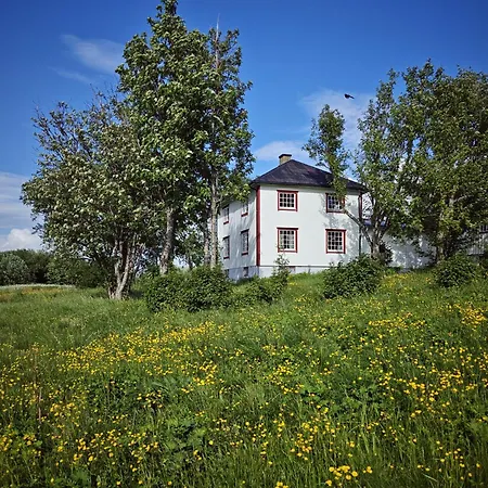Apartment 2 & A Barn Double
